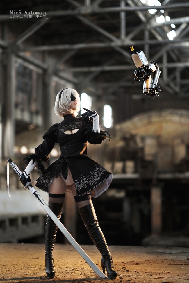 Mãn nhãn với cosplay Nier: Automata 
