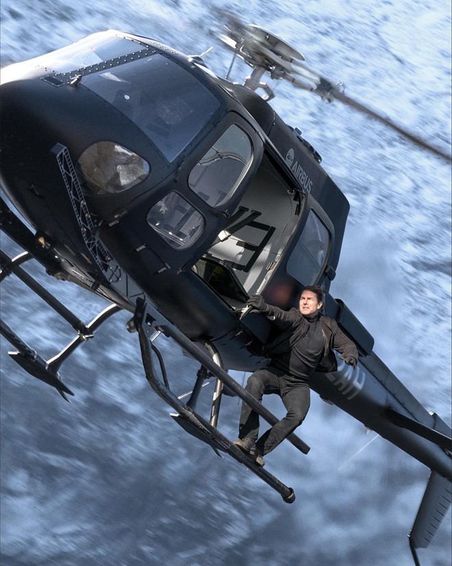  Bức ảnh chính thức đầu tiên từ bom tấn hành động Mission: Impossible - Fallout. 