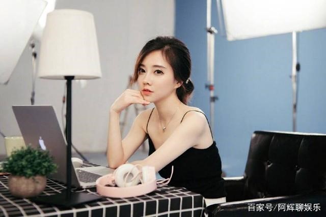 Feng Timo, nữ Streamer xinh đẹp từng kiếm 33 tỷ/ năm và tài năng ca hát vạn người mê - Ảnh 5.