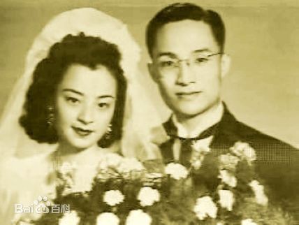 Cuộc đời đào hoa nhiều bi kịch của Kim Dung: 3 lần kết hôn trắc trở, con trai cả tự sát - Ảnh 4.
