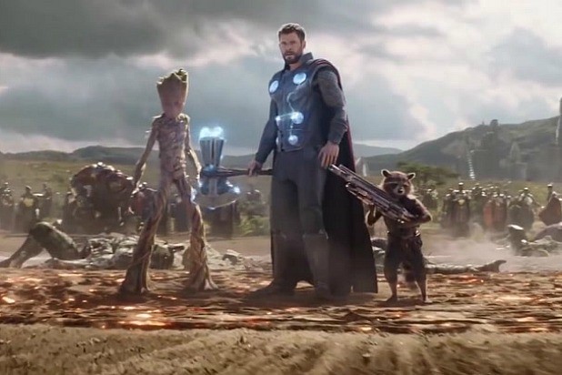 Suýt chút nữa thì, Thần Sấm Thor đã dùng súng chiến Thanos trong Avengers: Infinity War - Ảnh 3.