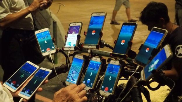 Đam mê Pokemon Go quá độ, cụ ông 70 tuổi đầu tư hẳn 11 chiếc smartphone để thỏa mãn cơn ghiền - Ảnh 3.