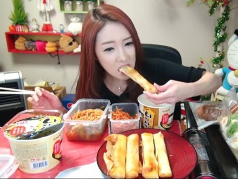 Không chỉ trên Youtube, Twitch giờ đây cũng đã bị trào lưu Mukbang xâm lấn. Giờ thì cứ ăn là có tiền thôi - Ảnh 2.