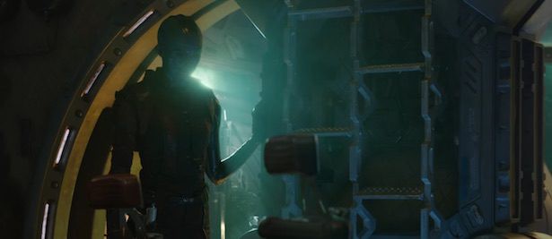 4 nhân vật có thể cứu Iron Man thoát khỏi tình trạng khốn đốn trong Trailer Avengers: Endgame - Ảnh 5.