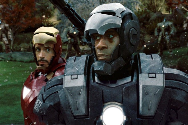  Nhà biên kịch của Black Panther tiết lộ Marvel Studios từng lên kế hoạch làm phim riêng cho War Machine từ sớm. Nhưng mọi chuyện thay đổi vì cốt truyện của Iron Man 3 (2013). 