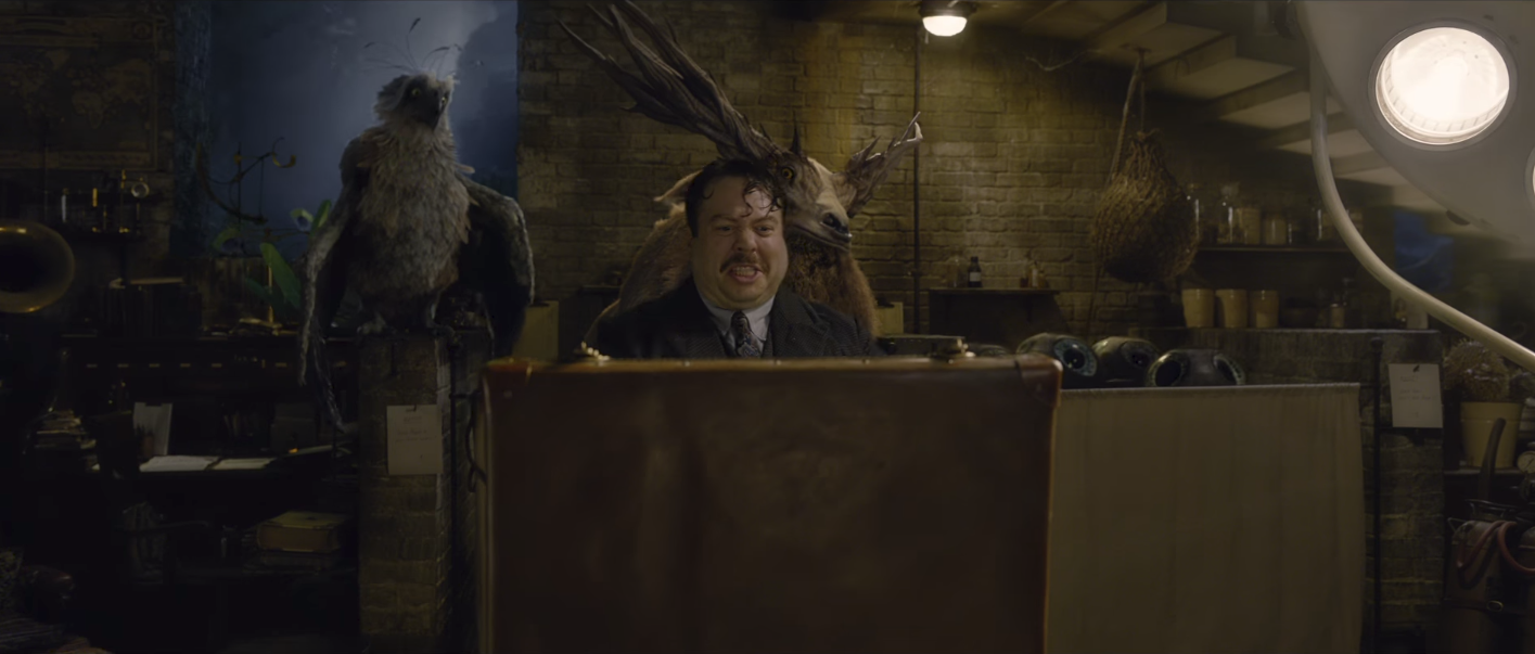 HIệu trưởng Dumbledore Jude Law cực bảnh thả thính tung tóe ngay trailer “Fantastic Beasts 2”