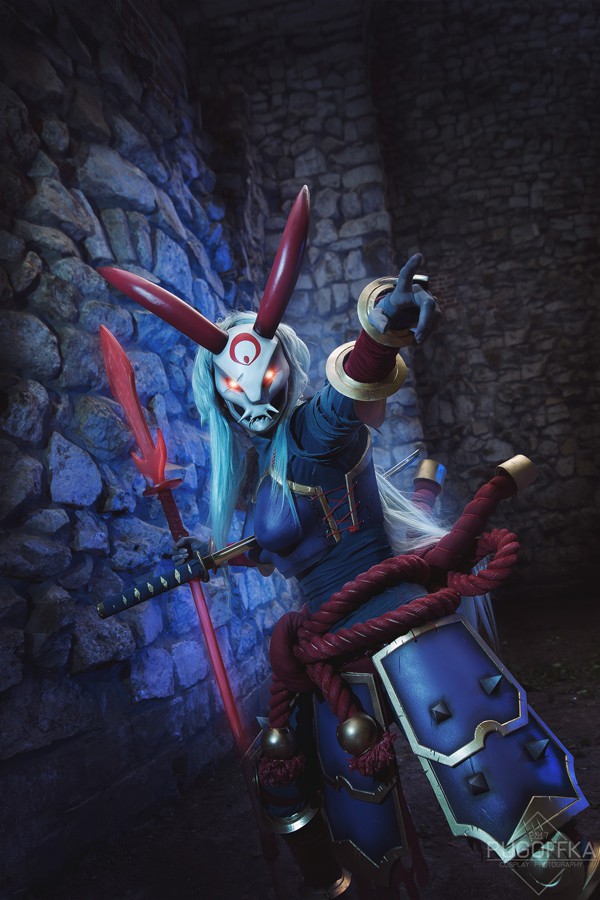 Cosplay Kalista chuẩn đến từng 