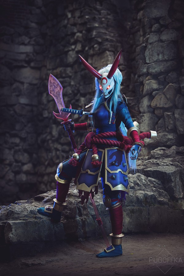 Cosplay Kalista chuẩn đến từng 