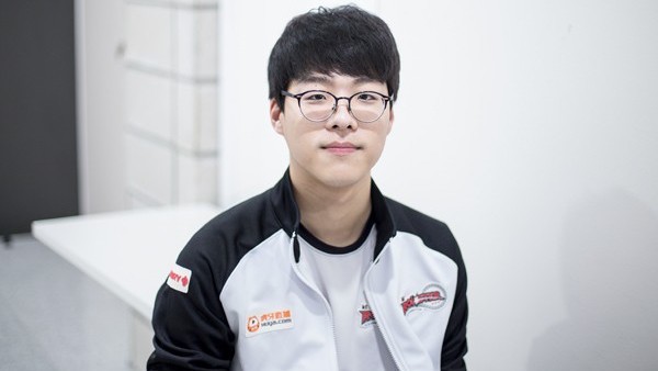 LMHT: Gắn bó với nhau hơn 1 năm, Smeb tỏ ra khó chịu khi Mata được MVP mà không phải tân binh Ucal