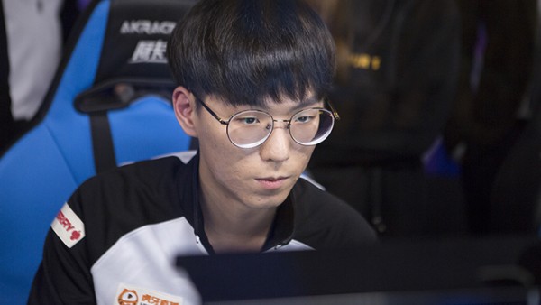 LMHT: Gắn bó với nhau hơn 1 năm, Smeb tỏ ra khó chịu khi Mata được MVP mà không phải tân binh Ucal