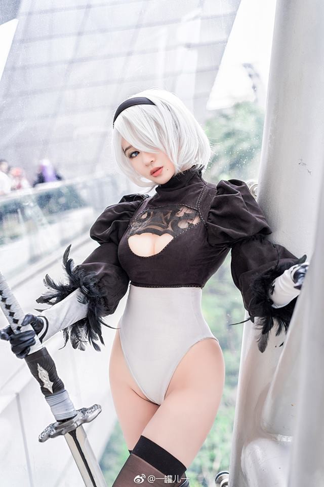 Bỏng mắt với cosplay về cô nàng 2B trong Nier: Automata