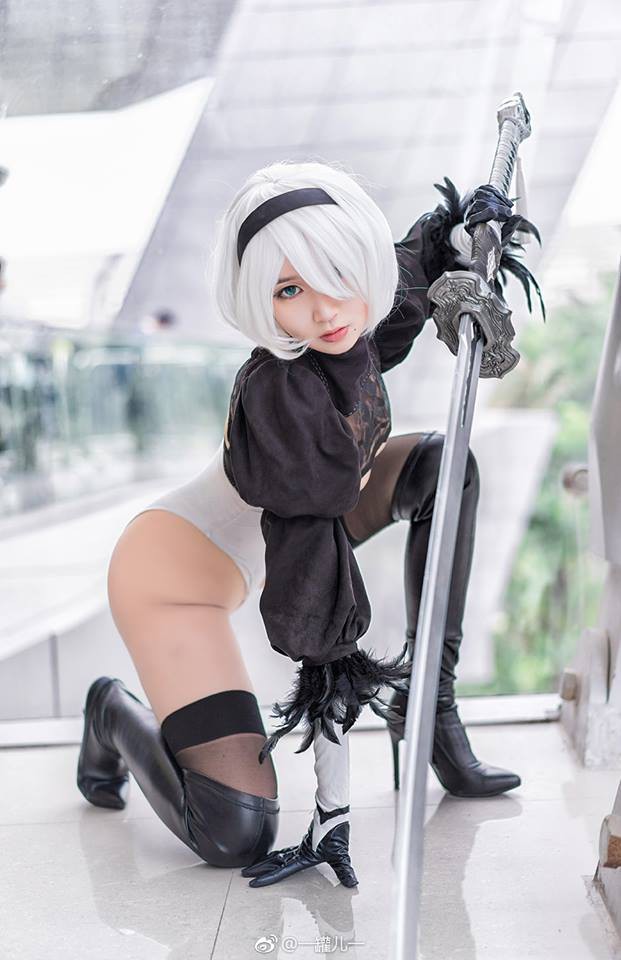 Bỏng mắt với cosplay về cô nàng 2B trong Nier: Automata