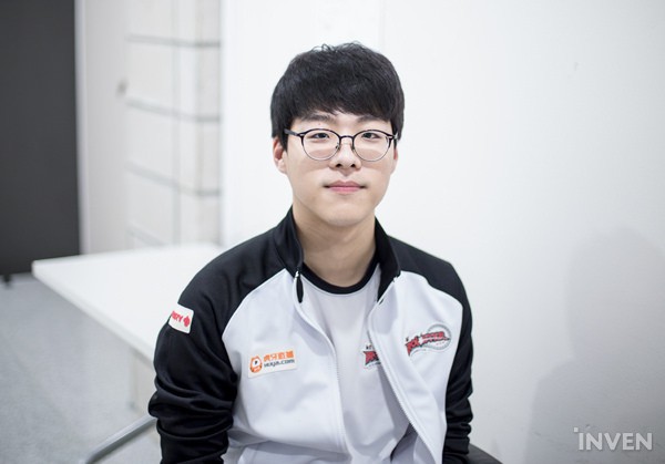  Smeb nhận được tới nửa phiếu bầu của người đàn em Peanut 