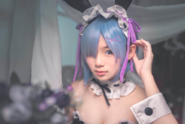 Lại bỏng mắt với cosplay nàng hầu Rem cực gợi cảm trong Re:Zero