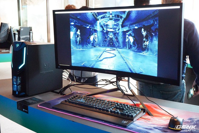 Hình ảnh thực tế hai dàn PC chơi game Predator Orion 3000 và 5000 của Acer: thân máy nhỏ gọn, cấu hình chiến game thoải mái, giá khởi điểm từ 999 USD