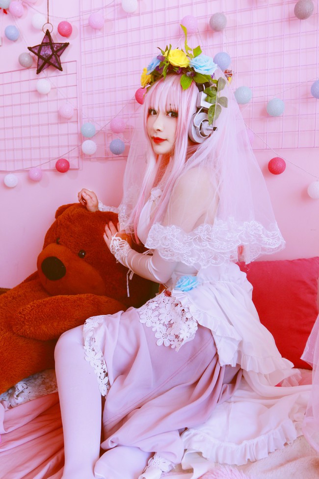 Cùng ngắm cosplay Sonico tuyệt đẹp trong trang phục nàng dâu