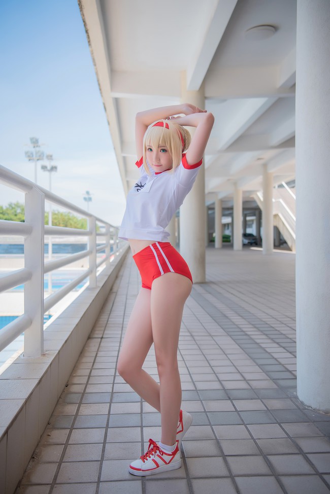 cosplay-co-nang-hau-gai-Saber-sieu-quyen-ru-09