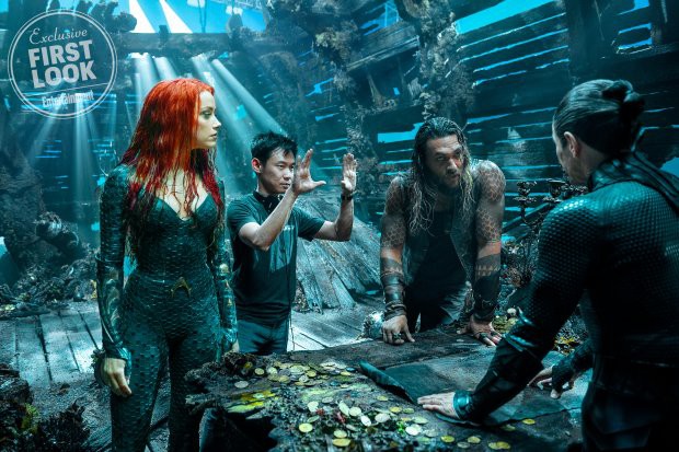  Ảnh hậu trường khi Aquaman đang họp tìm cách đối phó với kẻ thù. 