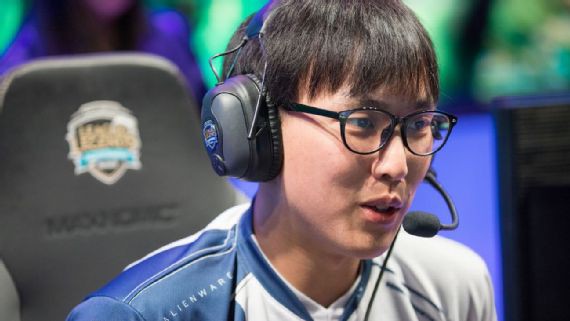 Vì Faker phải chơi Taric, Doublelift không vui ra mặt, công khai chỉ trích Riot sáng tạo 