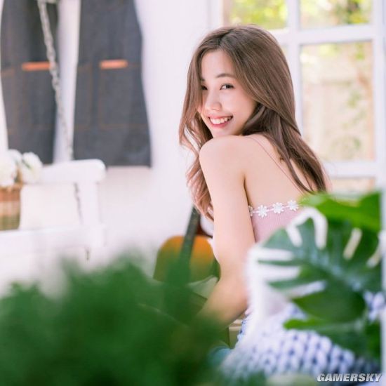 Nilawan Iamchuasawad - Hot girl Thái Lan có nụ cười tỏa nắng