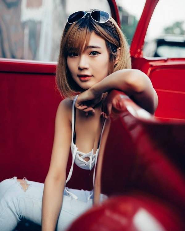 Mở rộng tầm mắt với hot girl trẻ tuổi người Malaysia - Sylvia Tan