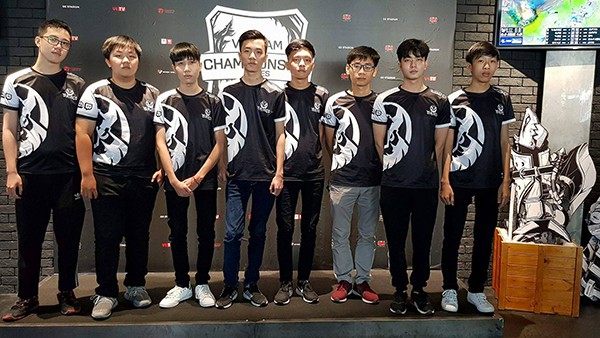 [DRAMA] Rộ tin đồn đội trưởng team Vikings đánh rank Hàn chửi nhau, bị Riot cấm thi đấu 3 trận và thu nick cả đội - Ảnh 1.