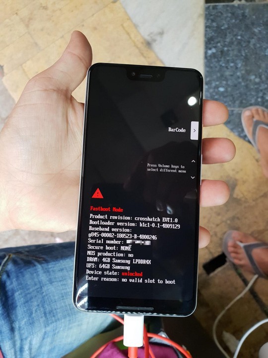 Google Pixel 3 XL lộ ảnh thật, trên có tai thỏ nho nhỏ, dưới có cái cằm rất to - Ảnh 1.