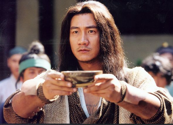 10 nhân vật chính sở hữu võ công lợi hại nhất trong các tiểu thuyết Kim Dung (Phần 2) - Ảnh 5.