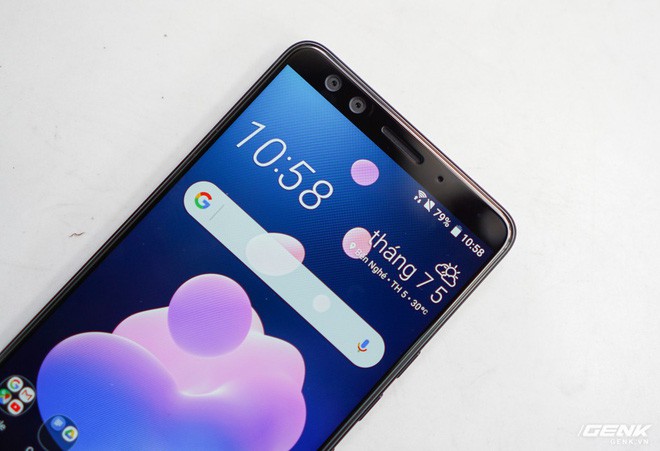 Ảnh thực tế HTC U12 Plus tại Việt Nam: phím bấm cảm biến lực, 4 camera, màn hình tràn viền không tai thỏ