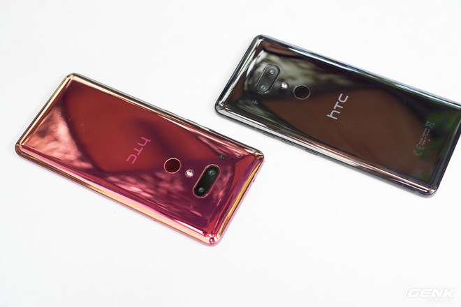 Ảnh thực tế HTC U12 Plus tại Việt Nam: phím bấm cảm biến lực, 4 camera, màn hình tràn viền không tai thỏ