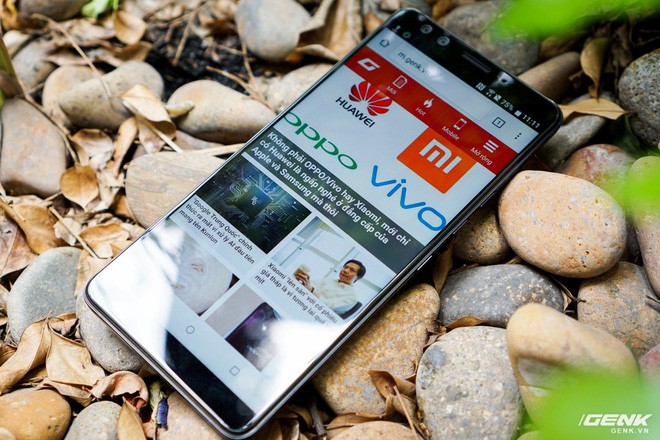 Ảnh thực tế HTC U12 Plus tại Việt Nam: phím bấm cảm biến lực, 4 camera, màn hình tràn viền không tai thỏ