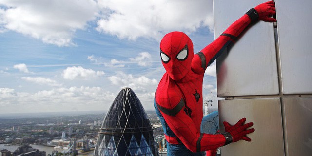 Dì May xinh đẹp sẽ hội ngộ với Peter Parker trong Spider-Man: Far From Home? - Ảnh 3.