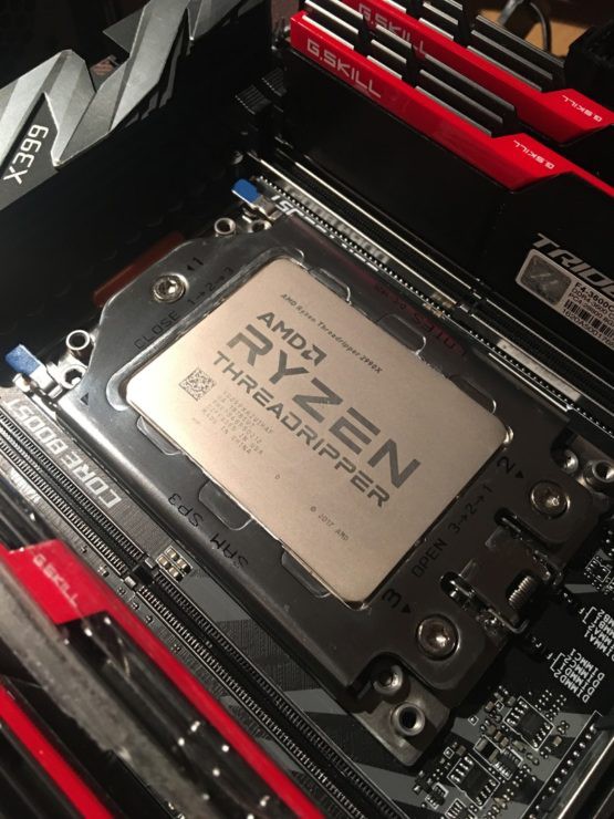 AMD Ryzen Threadripper 2990WX vừa ra mắt đã lập kỷ lục ép xung lên tới 6GHz cực khủng - Ảnh 1.