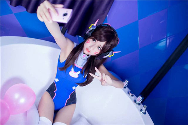 Cosplay D.Va mặt búng ra sữa cực dễ thương - Ảnh 6.