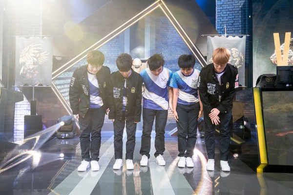 LMHT: Flash Wolves là đội đầu tiên đến CKTG, huyền thoại xạ thủ của Trung Quốc bất ngờ trở lại - Ảnh 2.