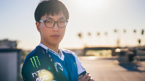 LMHT: Top 5 pha nổ to của khẩu Thần Công Đại Pháo Doublelift trong suốt quãng thời gian thi đấu chuyên nghiệp - Ảnh 4. LMHT: Top 5 pha nổ to của khẩu Thần Công Đại Pháo Doublelift trong suốt quãng thời gian thi đấu chuyên nghiệp - Ảnh 4.