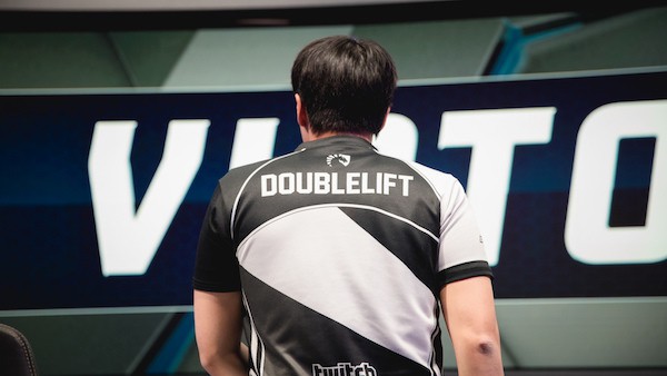 LMHT: Top 5 pha nổ to của khẩu Thần Công Đại Pháo Doublelift trong suốt quãng thời gian thi đấu chuyên nghiệp - Ảnh 5. LMHT: Top 5 pha nổ to của khẩu Thần Công Đại Pháo Doublelift trong suốt quãng thời gian thi đấu chuyên nghiệp - Ảnh 5.