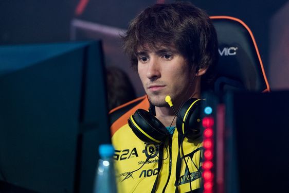  Mr.Garena aka Dendi aka Mr.SometimeswinmidwithSoneiko đã có 1 năm thăng trầm. 