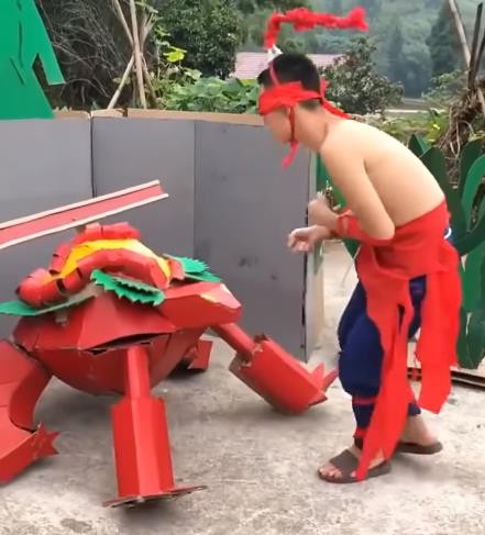 LMHT: Chết cười với phim live-action của game thủ Trung Quốc, tái hiện LMHT theo phong cách... tiết kiệm - Ảnh 7.