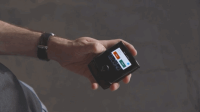 Motorola Razr chính thức được hồi sinh với hình hài của một chiếc smartphone Android màn hình gập, giá 1.500 USD - Ảnh 6.