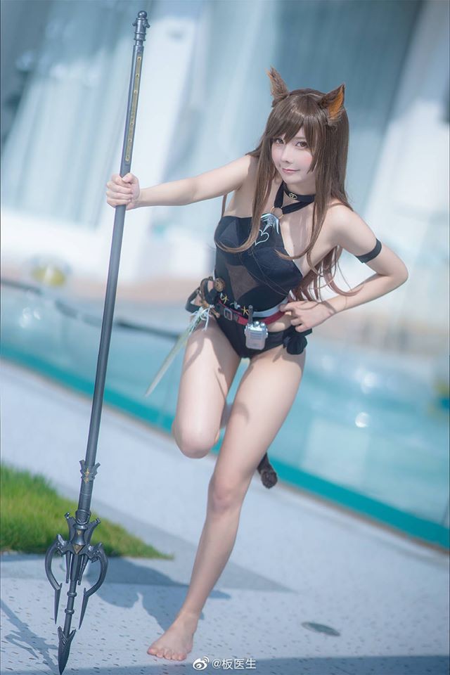 Ngắm loạt ảnh cosplay khoe nét quyến rũ và body cực kỳ nóng bỏng của nữ nhân vật trong Arknight - Ảnh 5.