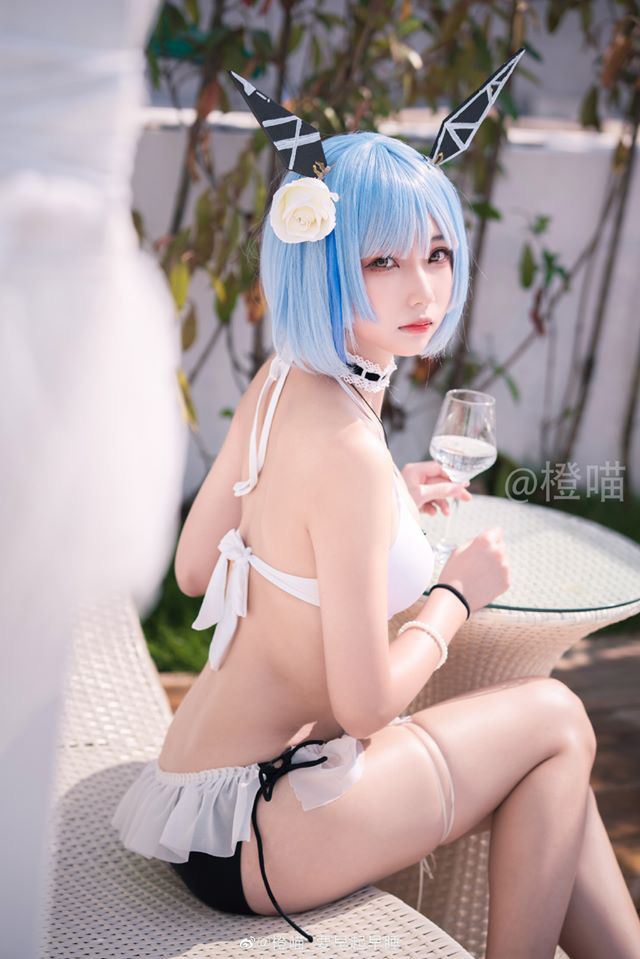 Bổ mắt khi ngắm gái xinh trong Azur Lane diện bikini khoe body cực nuột bên bể bơi - Ảnh 4.