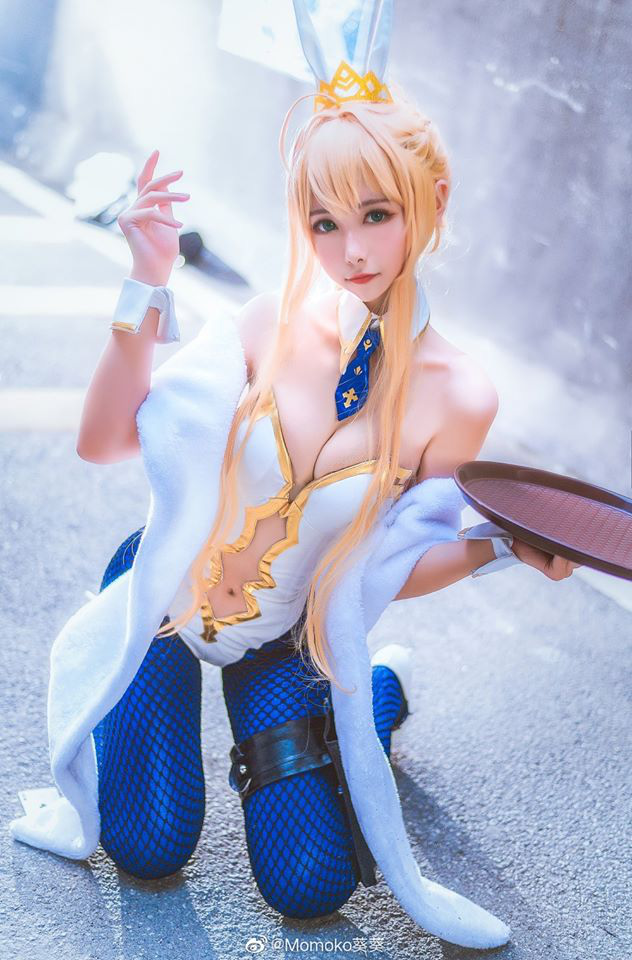 Ngắm nàng Vua nước Anh Arturia Pendragon bước ra đời thật qua loạt ảnh cosplay đẹp mắt - Ảnh 2.