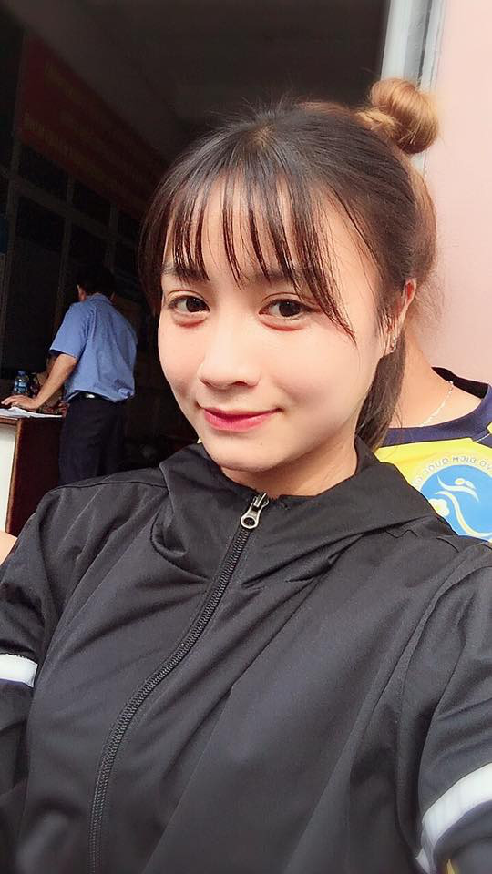 Xinh đẹp như hot girl, hoa khôi bóng đá nữ Việt Nam bất ngờ sở hữu tới hơn 100.000 follow trên Facebook sau một đêm - Ảnh 8.