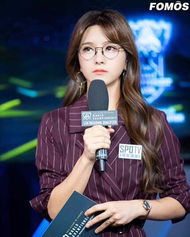 Vẻ đẹp nghiêng nước nghiêng thành của thiên thần LCK Kim Su-hyeon - Ảnh 7. Vẻ đẹp nghiêng nước nghiêng thành của thiên thần LCK Kim Su-hyeon - Ảnh 7.