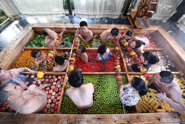 Lẩu người - Món ăn mới nổi của Trung Quốc đang thu hút hàng triệu khách hàng - Ảnh 1.