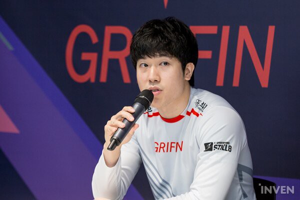 LMHT: Faker đánh giá trận chung kết LCK dù bất khả thi nhưng vẫn hy vọng sẽ chiến thắng với tỉ số 3-1 hoặc 3-0 - Ảnh 1. LMHT: Faker đánh giá trận chung kết LCK dù bất khả thi nhưng vẫn hy vọng sẽ chiến thắng với tỉ số 3-1 hoặc 3-0 - Ảnh 1.