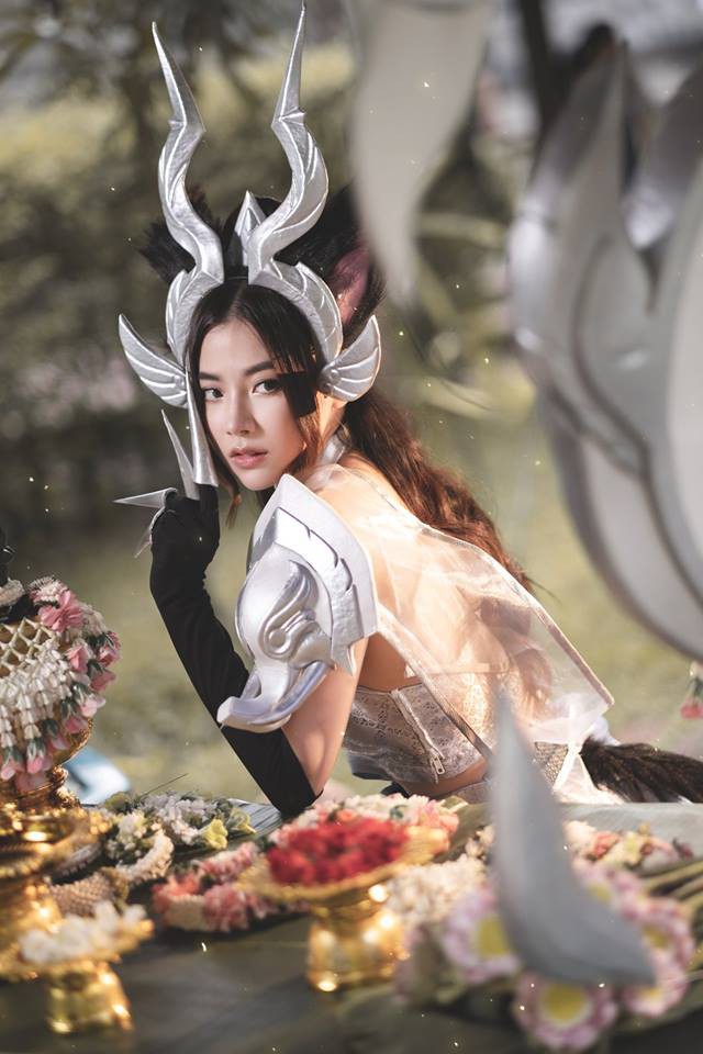 Liên Quân Mobile: Ngắm nhìn vẻ đẹp lộng lẫy, kiêu sa của cosplayer Arum Sacred Sentinel - Ảnh 12.