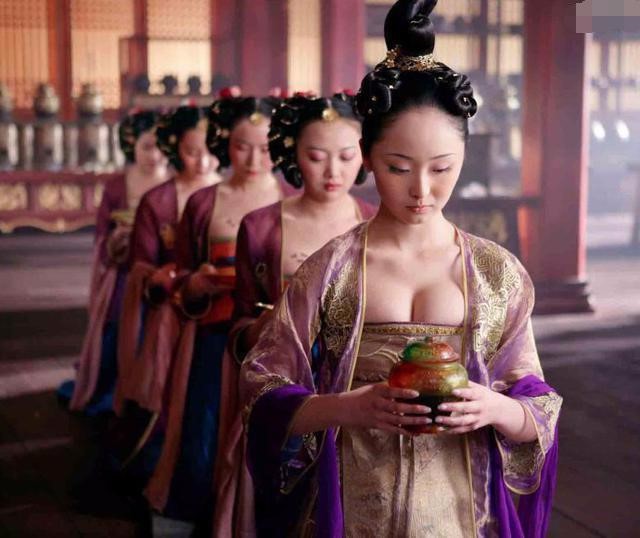 9 phim châu Á có cảnh nóng chưa đủ tuổi gây tranh cãi: Lưu Diệc Phi mới 16 tuổi, sao nhí Kim So Hyun chỉ vừa 13 - Ảnh 14.
