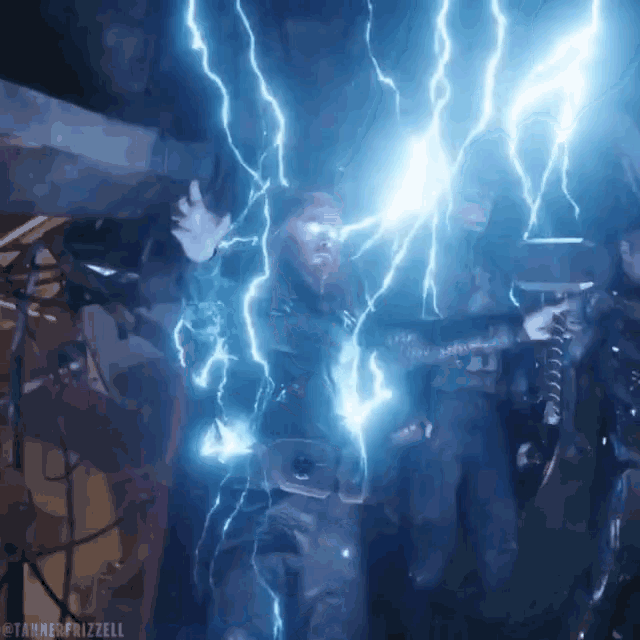 Giật mình nhận ra - Thor trong Avengers: Endgame rất giống với Búa Lùn trong Warcraft 3 - Ảnh 3.